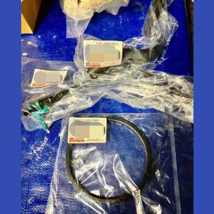 ダイハツ 純正 新品 未使用 DAIHATSU コペン L880K 燃料ポンプ 交換時の消耗品 3点セット フューエルポンプ ガスケット ＋ サクション チューブ ＋ ブリーザ ホース パーツ エンジン タイヤ バンパー 検索 マフラー