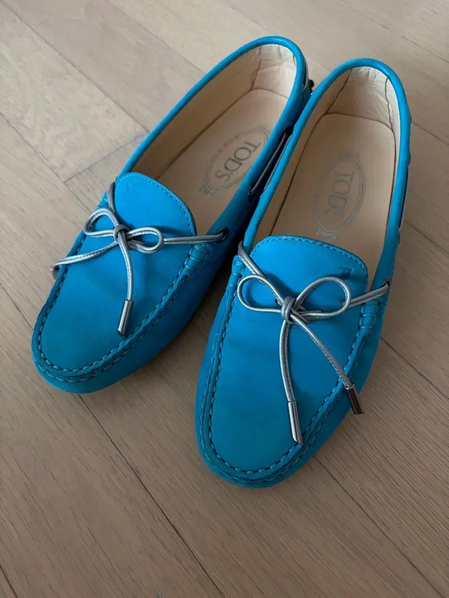 TOD'S トッズ ブルー スウェード