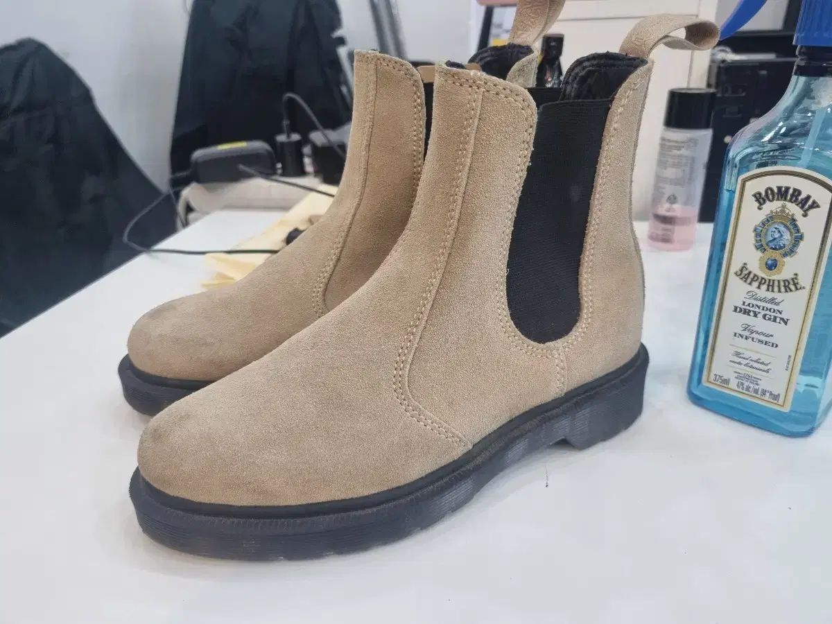 DR. MARTENS ドクターマーチン スウェード チェルシーブーツ 表記uk3
