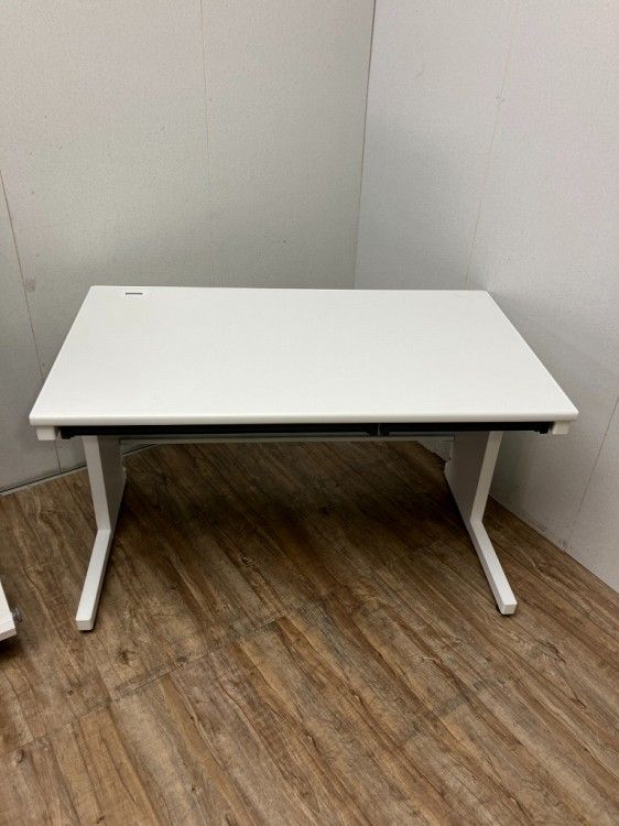 中古品】コクヨ 1200平デスク ホワイト - メルカリ 中古品】コクヨ 1200平デスク ホワイト - メルカリ