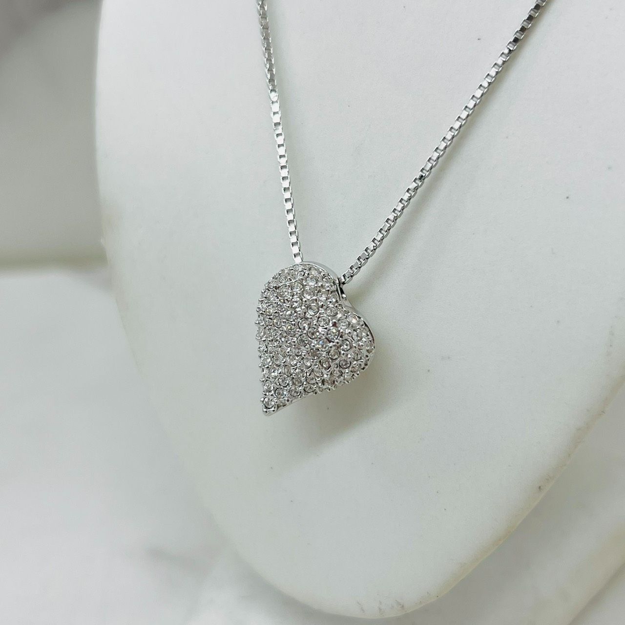 SWAROVSKI スワロフスキー ハートネックレス シルバーカラー アクセサリー 6,160円