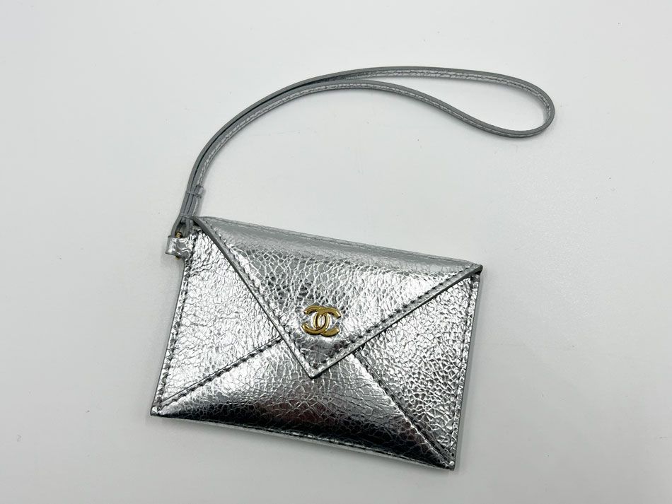 CHANEL シャネル バッグチャーム カードケース シルバー ボルドー 2026SS AP5042 B23202 U6828 超美品