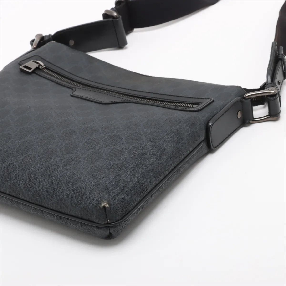 美品 グッチ GGスプリーム 322279 レザー ショルダーバッグ 斜め掛け