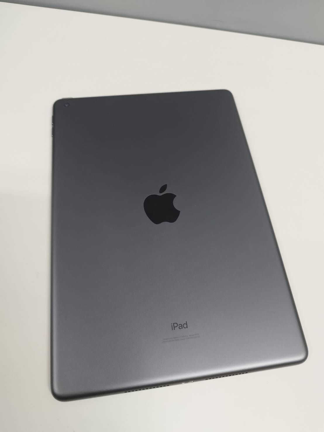 Wi-Fiモデル】iPad 第7世代/A2197/32GB/スペースグレイ〈MW742J/A