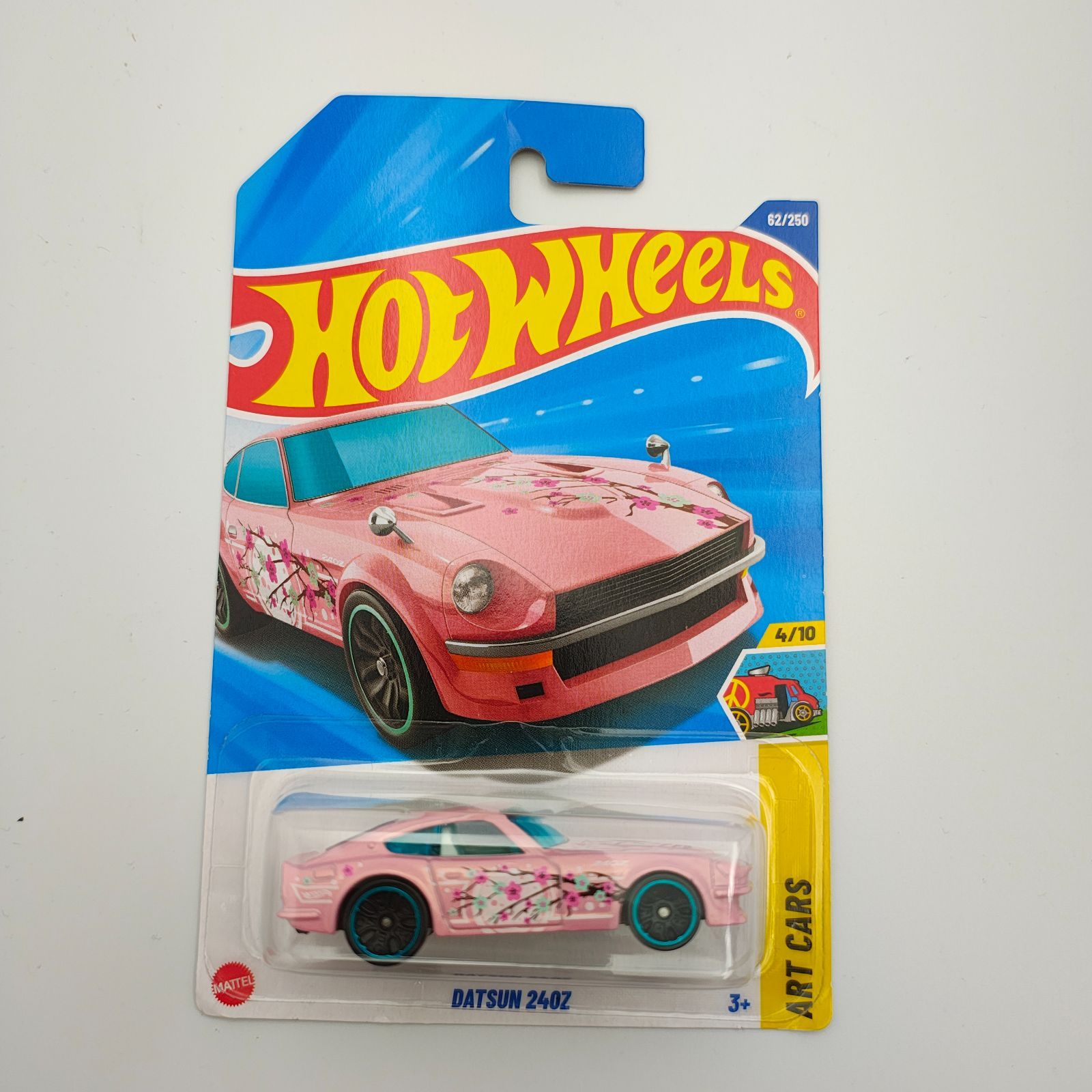 ホットウィール ベーシックカー ダットサン 240Z ピンク 桜デザイン