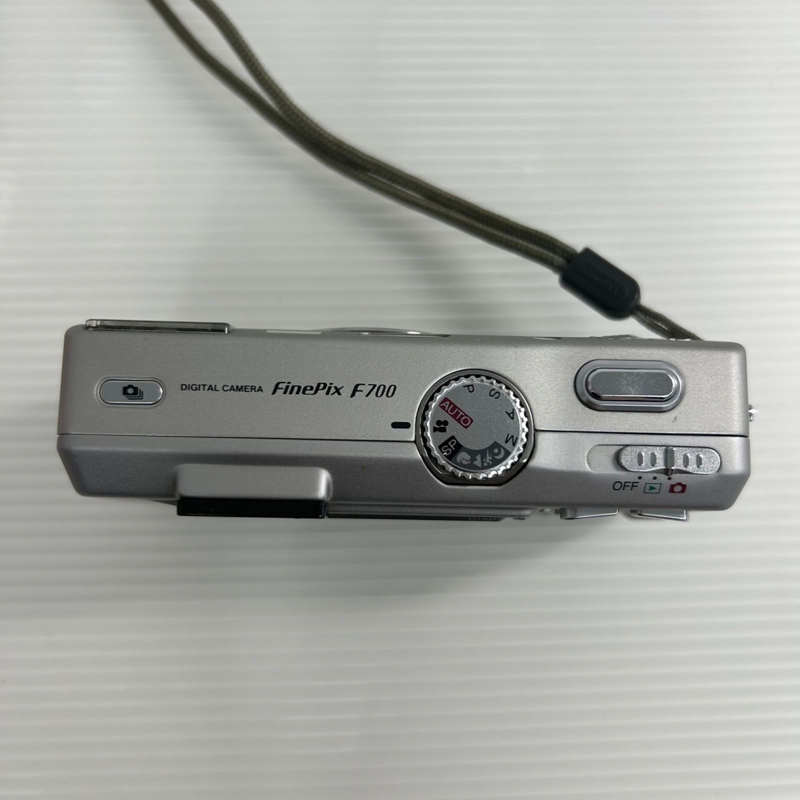 ☆デジタルカメラ ☆フジフィルム Fujifilm FinePix F700 シルバー 