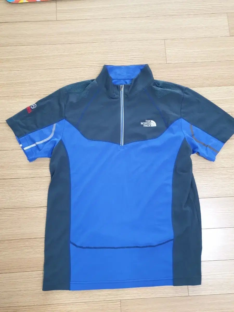 THE NORTH FACE ザノースフェイス 半袖Tシャツ