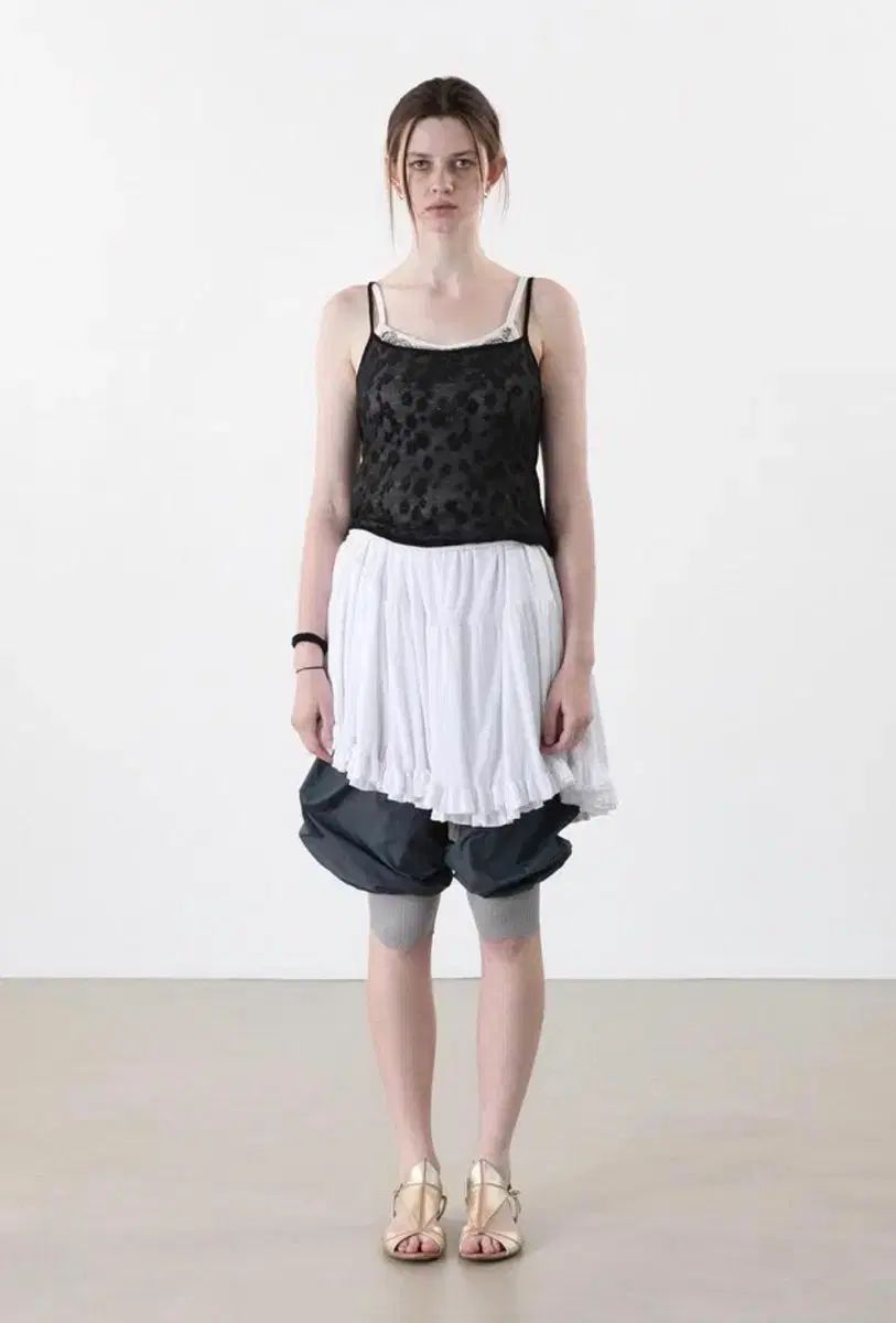COSMOSS TEXTURED PETAL CAMISOLE
