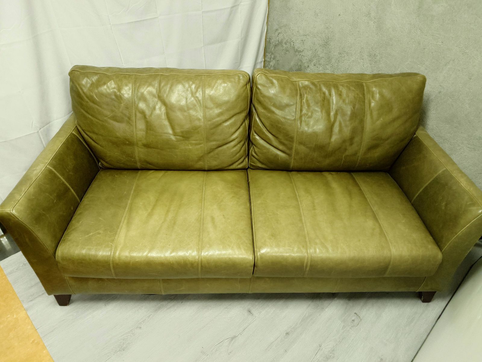 【直接引き取り限定】二人掛け 本革レザーソファー