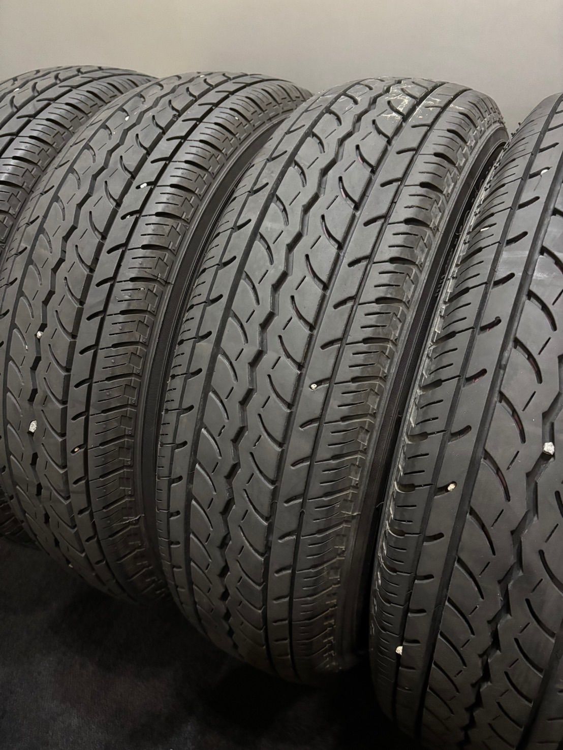 ★倉庫保管品 195/80R15 107/105L LT YOKOHAMA/JOB RY52 16年製 夏タイヤ サマータイヤ 4本 ヨコハマ ハイエース キャラバン (南5-M131)