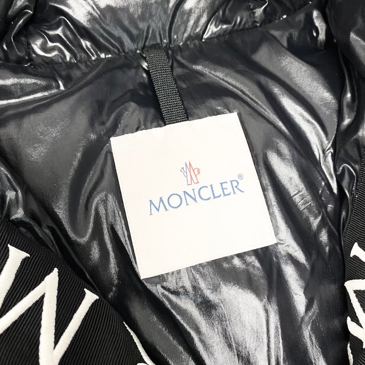 80e12 《美品》 MONCLER モンクレール MONTCLA モンクラ ダウン 