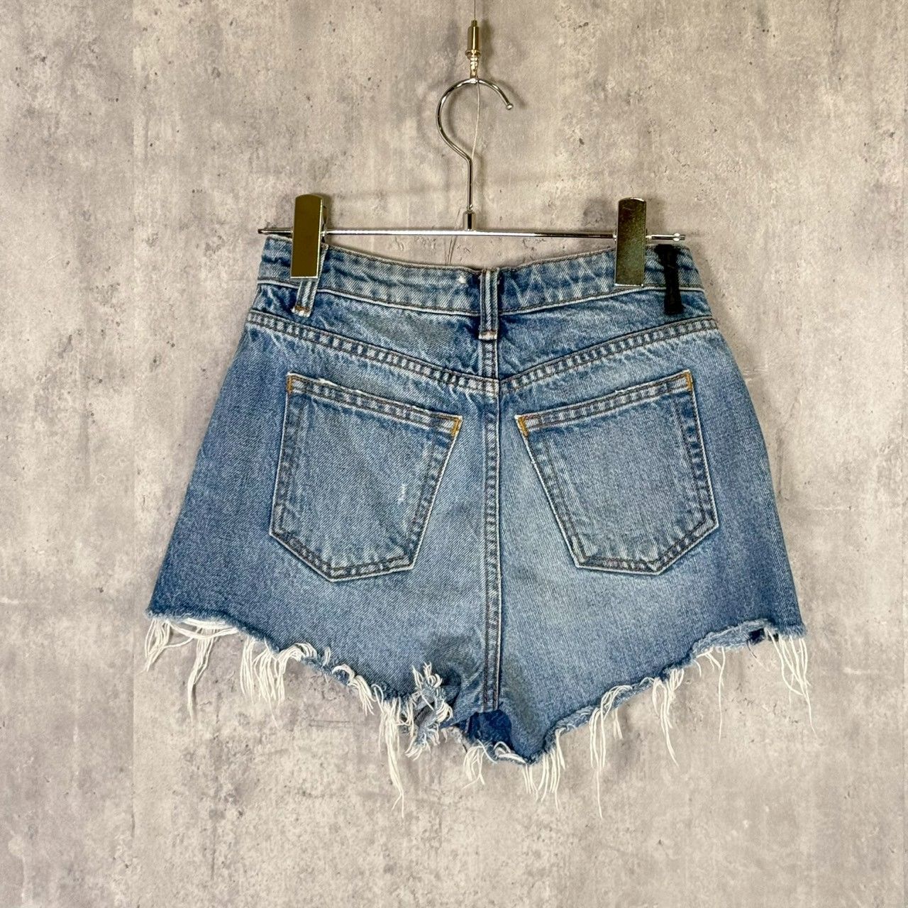 ALEXANDER WANG』アレキサンダーワン（24）カットオフデニムショート