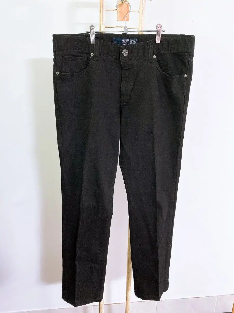 ヴィンテージ GUESS メンズ ブラック デニム ストレッチ パンツ (36インチ)