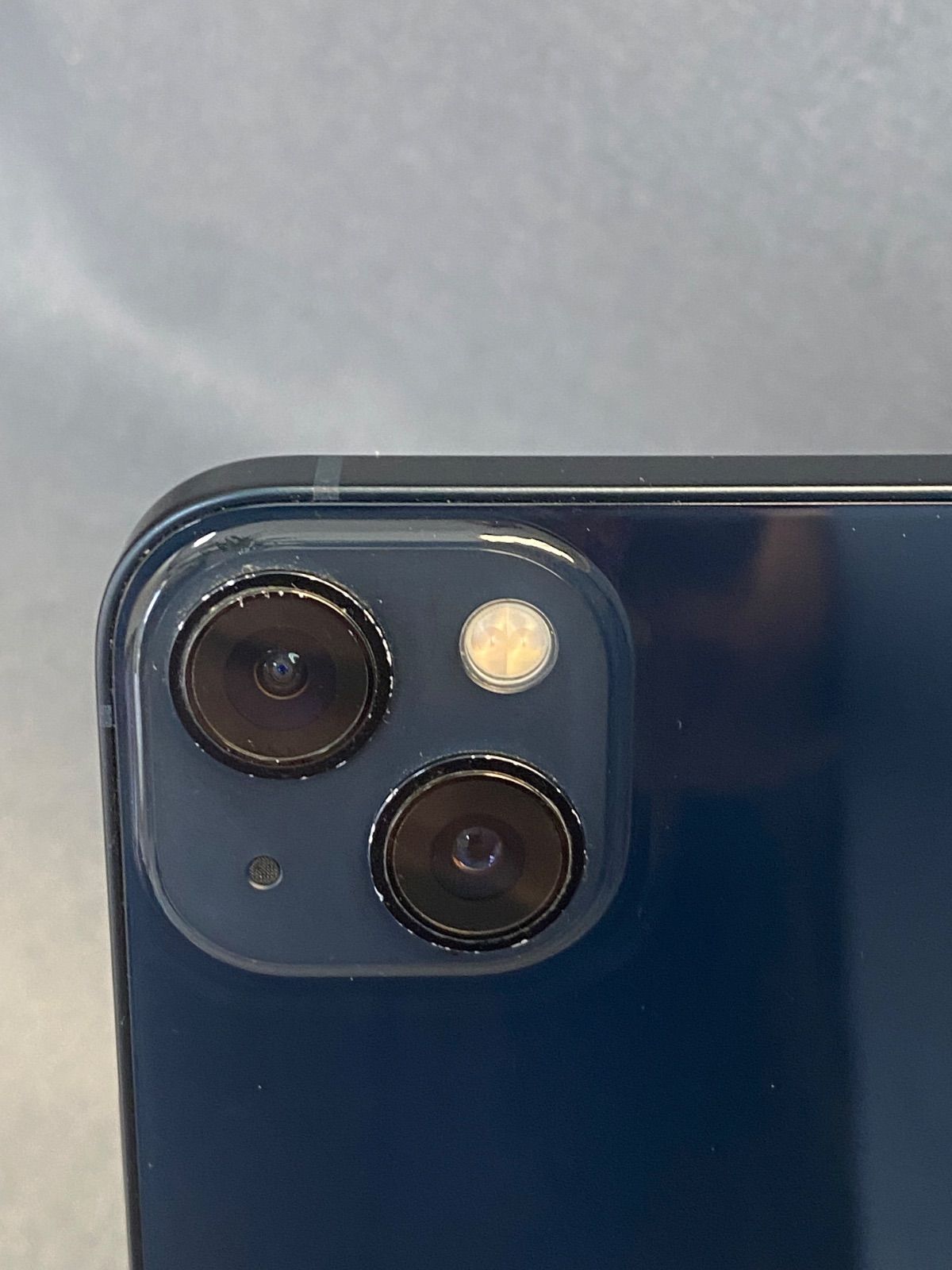 美品　Appleストア版　　SIMフリー　iPhone13　128GB ミッドナイト色
