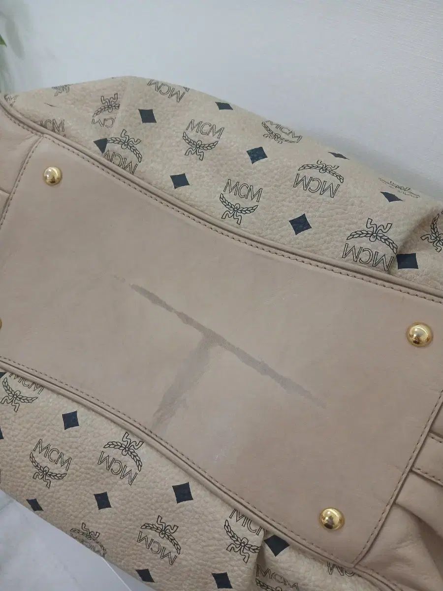 MCM ロゴ ベージュ ショルダーバッグ MCM ロゴ ベージュ ショルダーバッグ