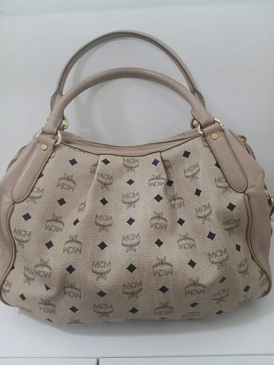 MCM ロゴ ベージュ ショルダーバッグ MCM ロゴ ベージュ ショルダーバッグ