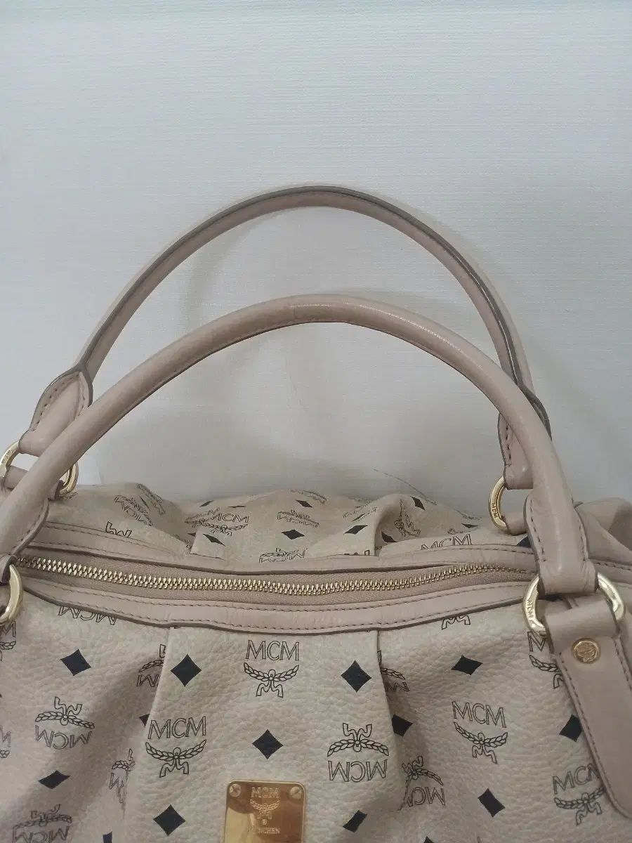 MCM ロゴ ベージュ ショルダーバッグ MCM ロゴ ベージュ ショルダーバッグ