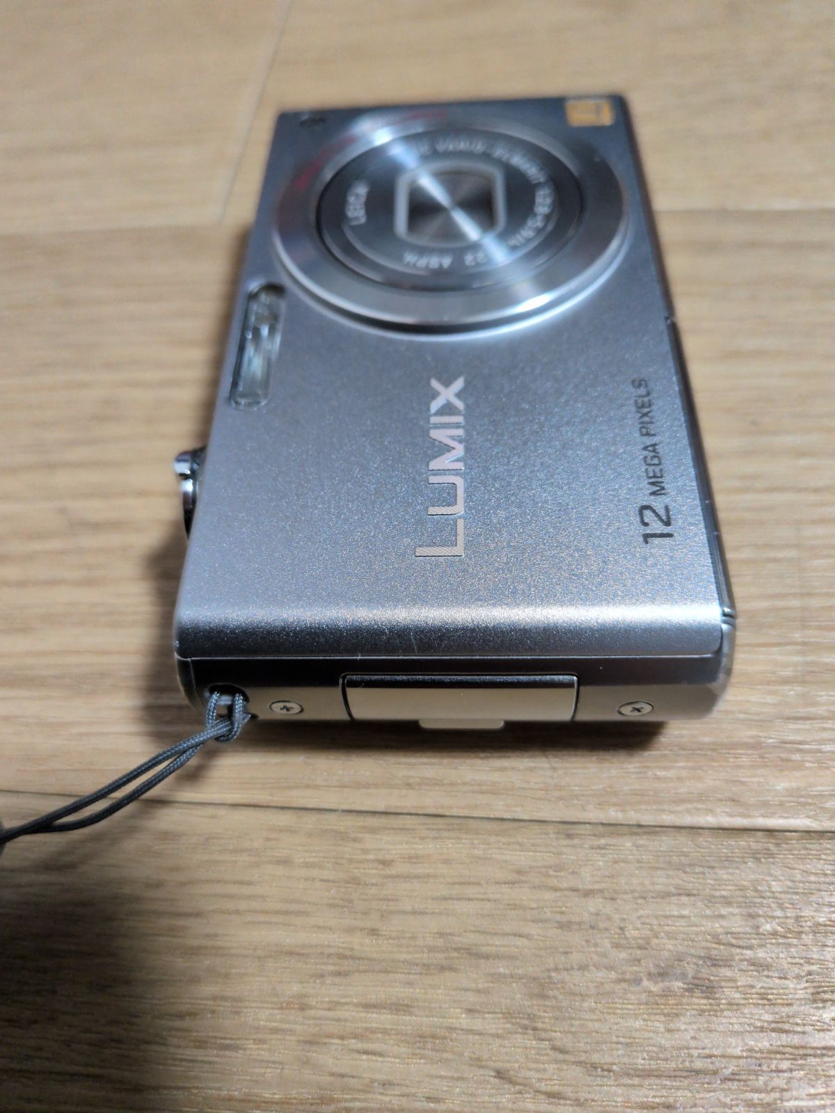 Panasonic LUMIX DMC-FX40 シルバー デジタルカメラ DMW-BCF10