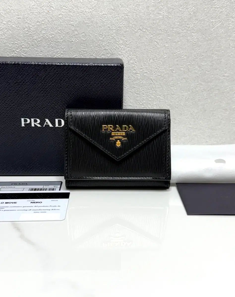 (正規品/S) PRADA プラダ vitello 3段 ミニ 財布