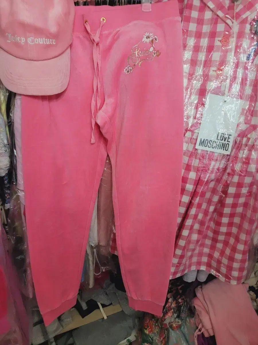 JUICY COUTURE ジューシークチュール ピンク ツアーベルベット トレーニングウェア セット (帽子 含む)