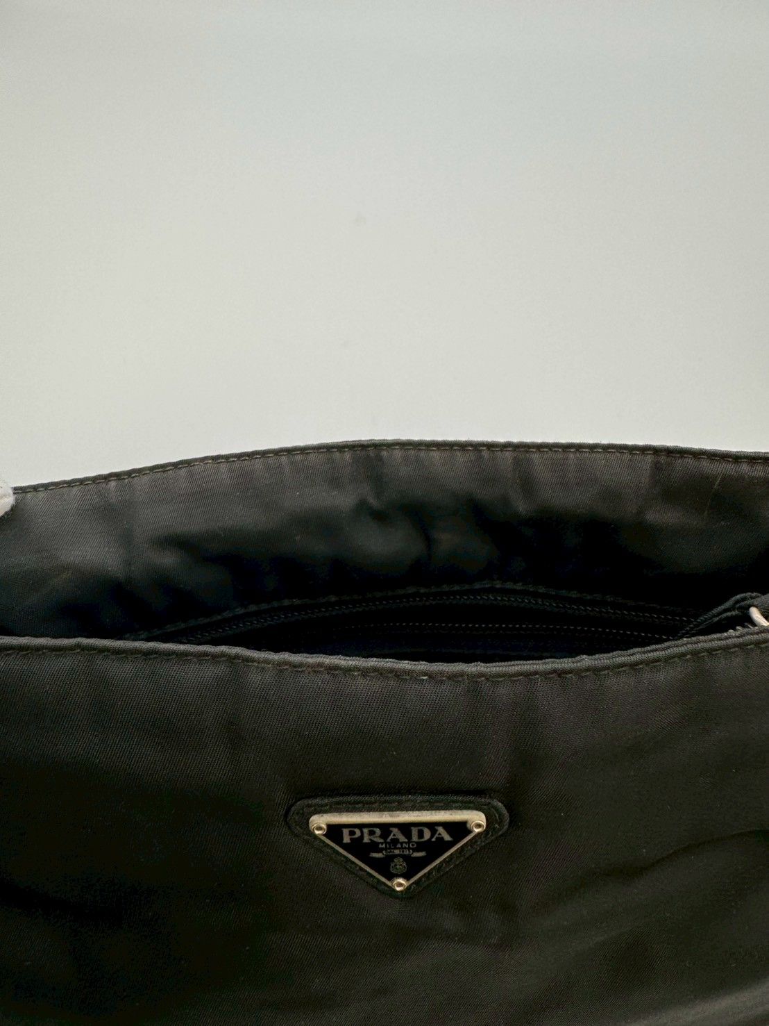 くう様、専用！【人気】☆PRADA プラダショルダーバッグ カーキ色 白タグ有り プラダ(PRADA)プラダ ショルダーバッグ ショルダーバッグ バッグ