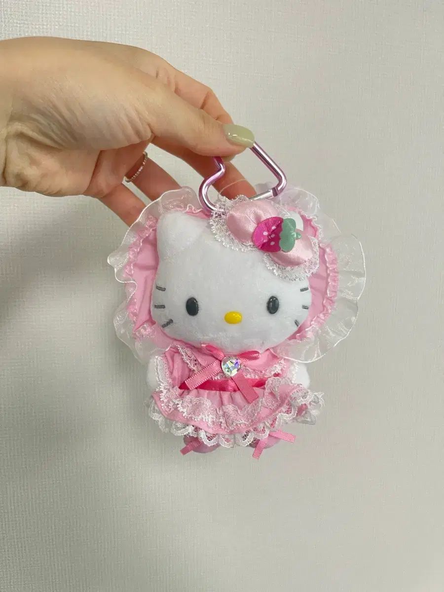 (新品) サンリオ ハローキティ ラブリルフリル ピンク マスコット ぬいぐるみ キーリング