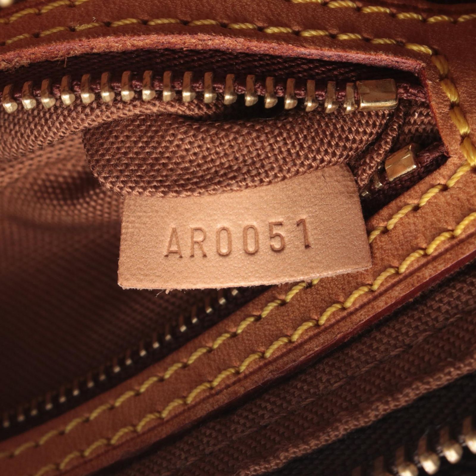 【使用感あり】 Louis Vuitton ルイ・ヴィトン モノグラム トロター キャンバス ショルダーバッグ M51240 LOUIS VUITTON（ルイ・ヴィトン） 並行輸入 ショルダーバッグ