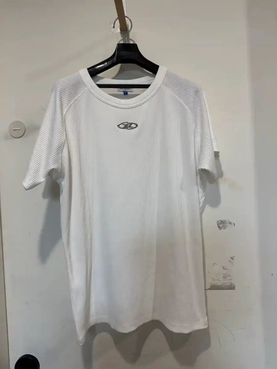 BORN TO WIN メタル ペンダント マッスルフィット Tシャツ