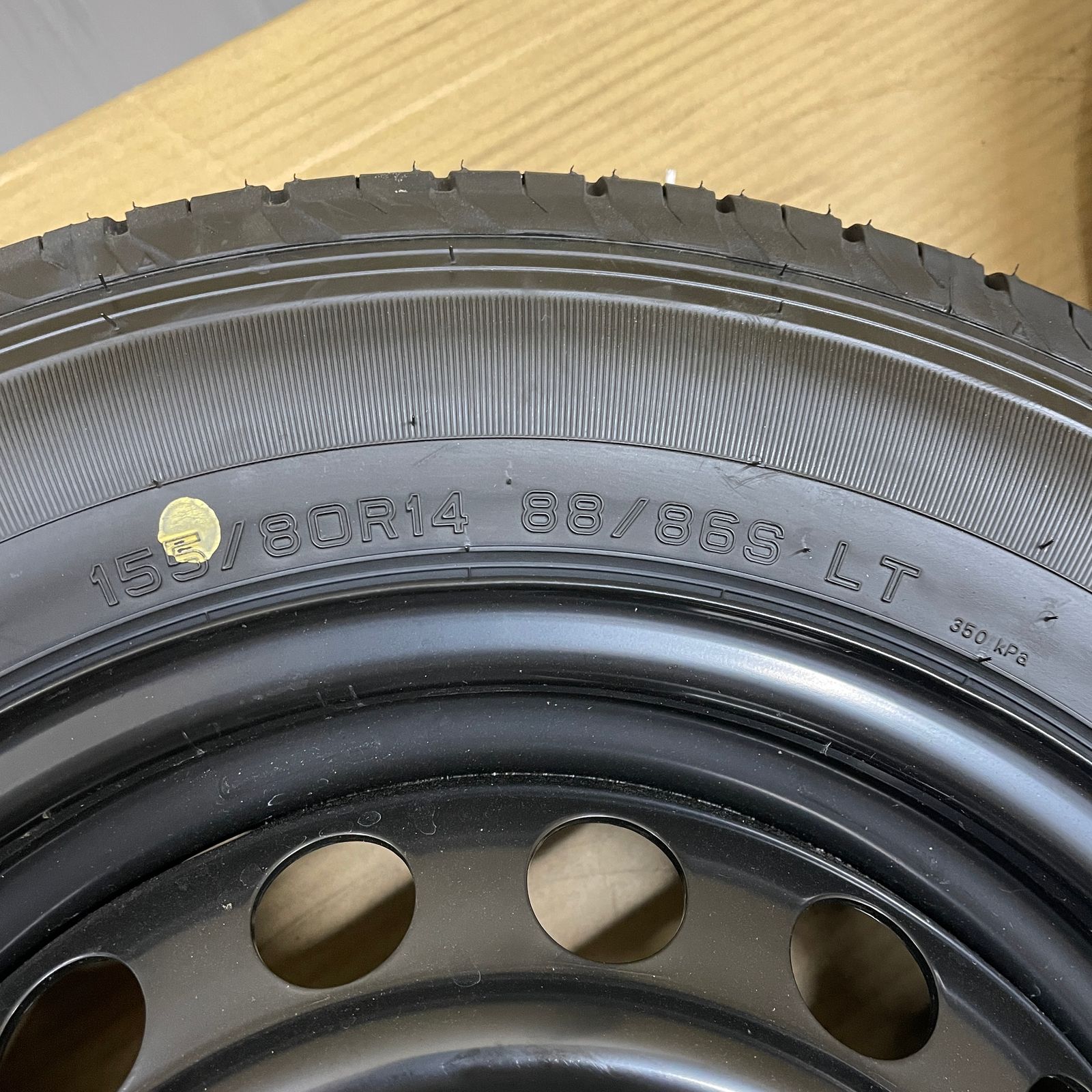 14×5J 4穴 トヨタ プロボックス 純正 DUNLOP SP 175 L 155/80R14