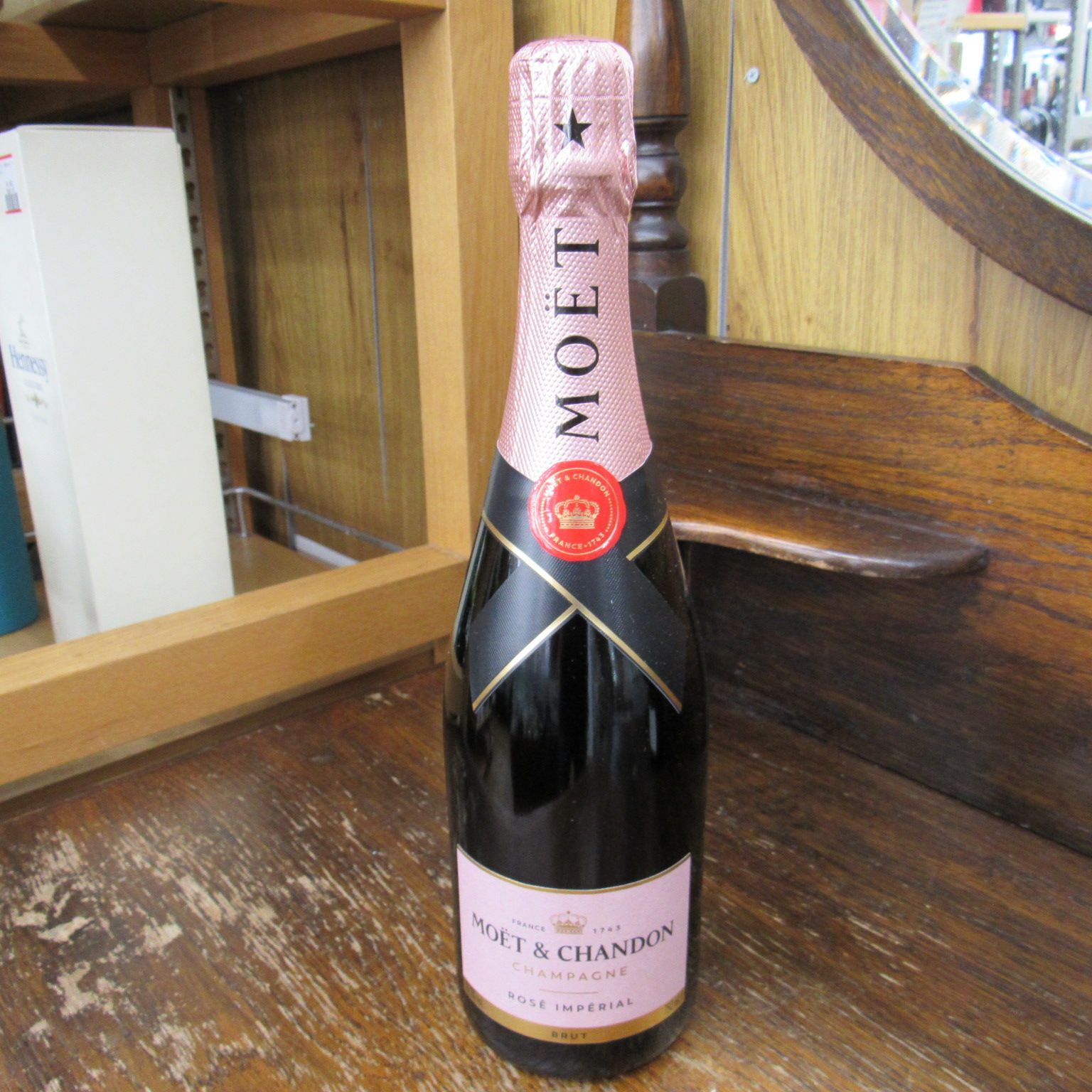 再入荷】モエ・エ・シャンドン 飲み比べ6本セット - メルカリ