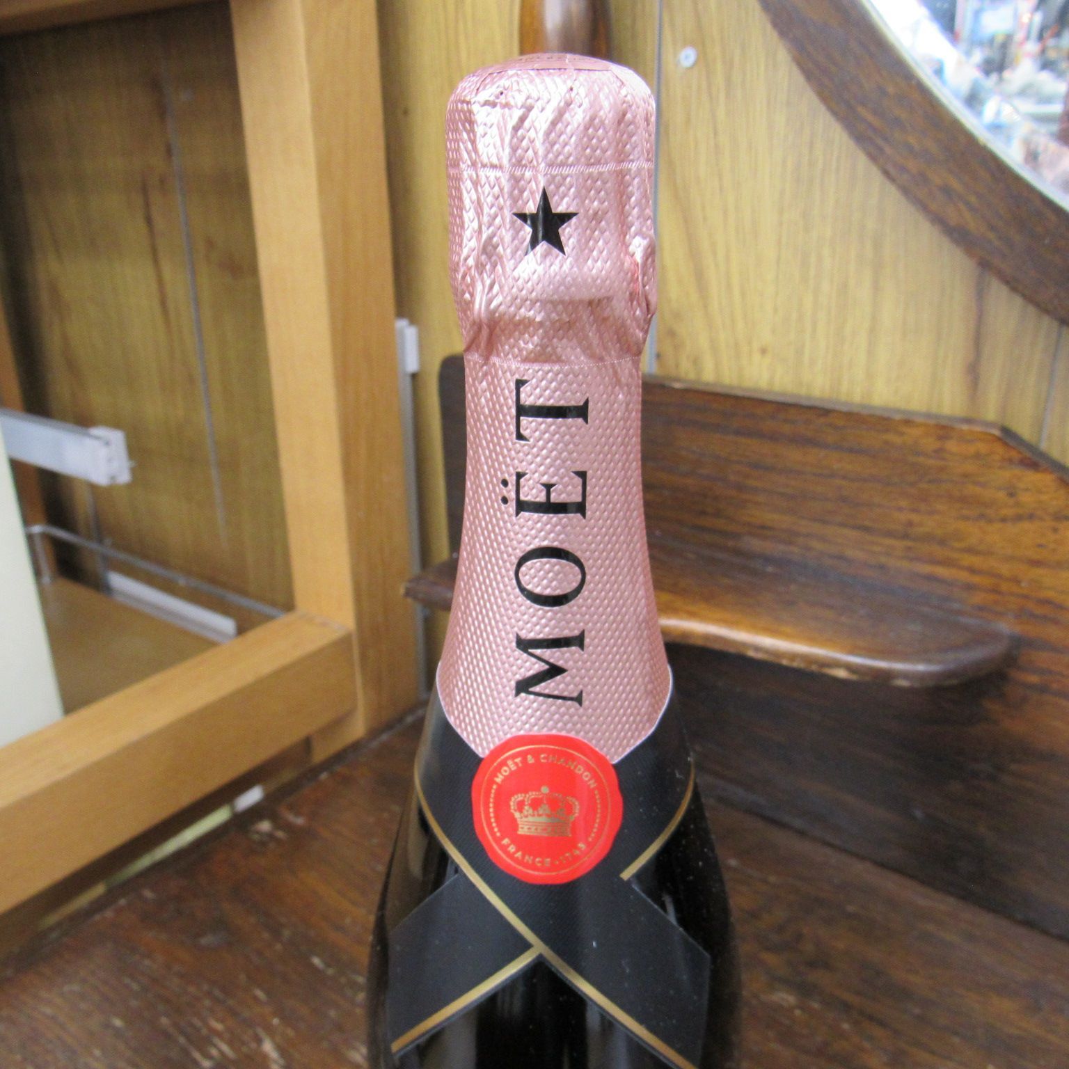 再入荷】モエ・エ・シャンドン 飲み比べ6本セット - メルカリ