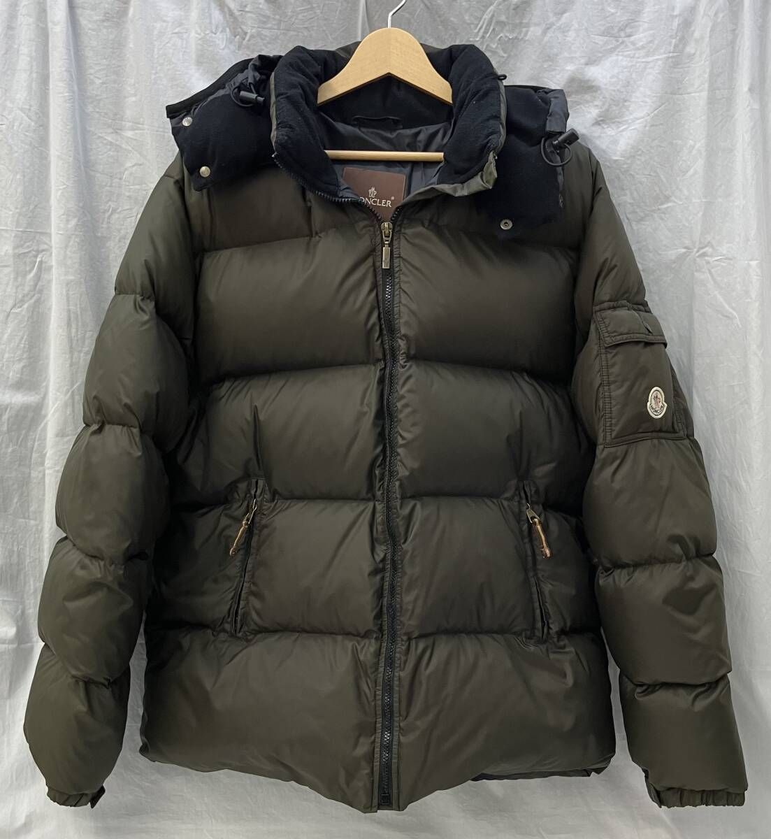 MONCLER BAZILLE モンクレール バジーレ ダウンジャケット 220-091