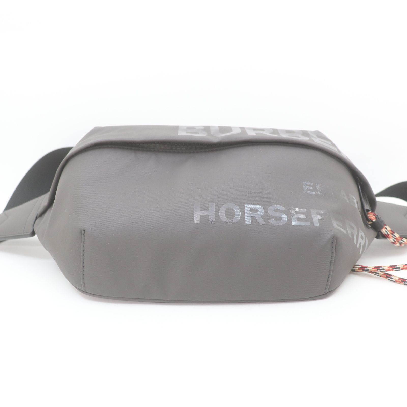 ITE2R4O00IX4 美品 BURBERRY バーバリー ホースフェリー ナイロン ITE2R4O00IX4 美品 BURBERRY バーバリー ホースフェリー ナイロン