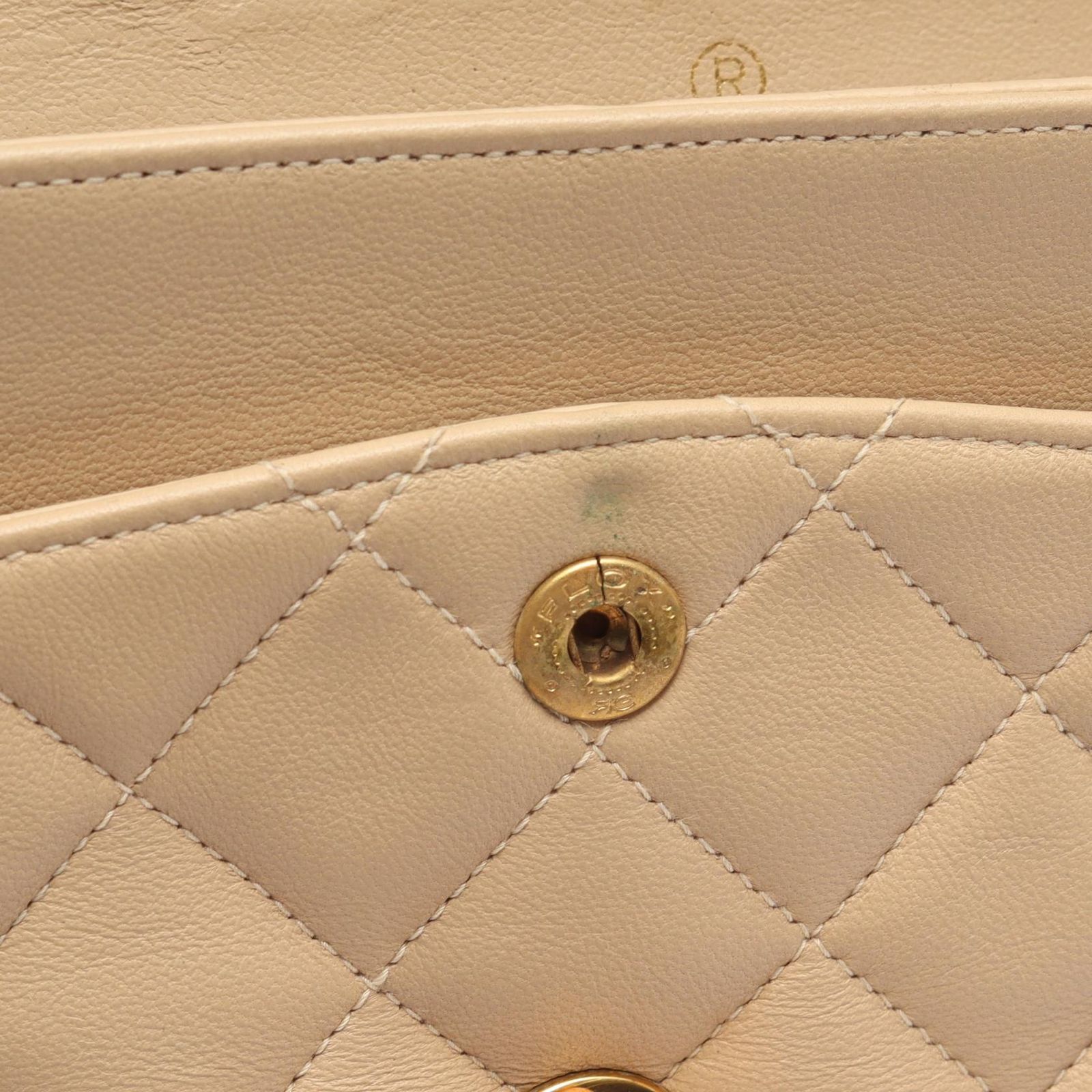 シャネル CHANEL ショルダーバッグ マトラッセ Wフラップ ベージュ