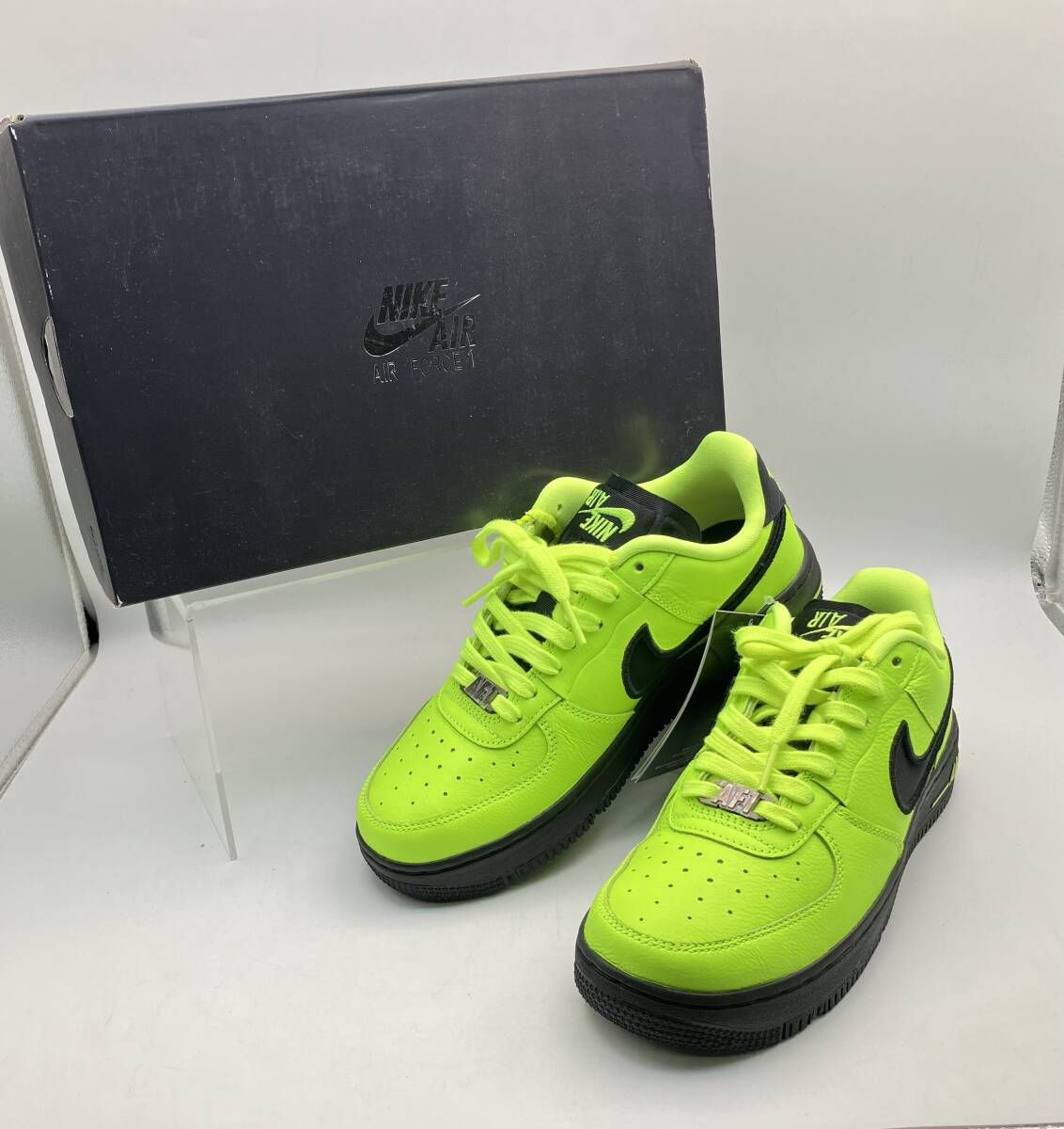 NIKE ナイキ スニーカー ナイキウィメンズエアフォース1 ダンス FJ7409-700 23.5センチ 蛍光イエロー　箱あり タグ付き