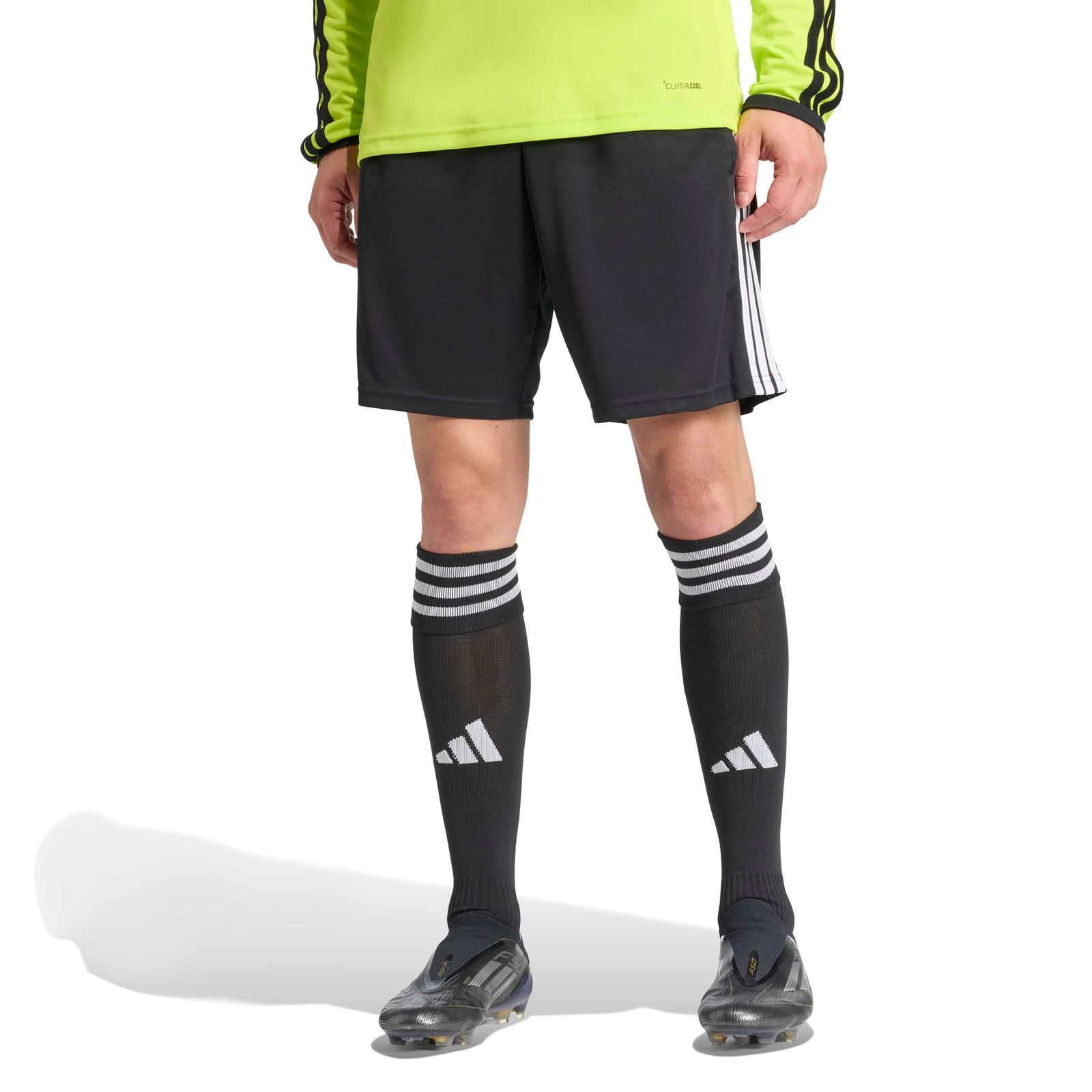 アディダス(adidas) サッカー ショートパンツ レフリー 26 ショーツ メンズ ブラック/ホワイト (KB3008) DB694