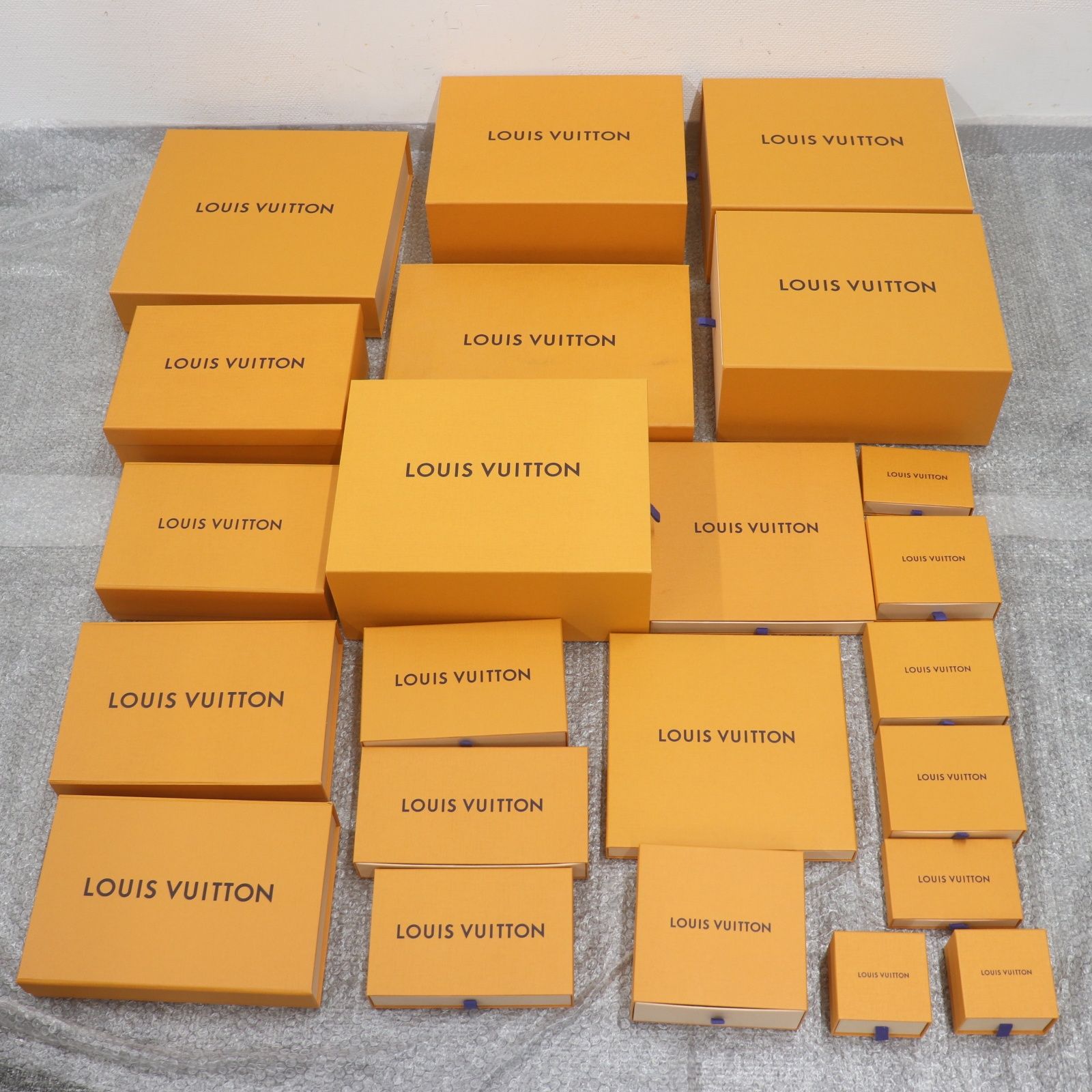 ルイヴィトン ショッパー 空箱 他 50点以上 大量 まとめ ヴィヴィエンヌ ITDZIIVVLFEO LOUIS VUITTON ルイヴィトン BOX 空き箱 ショッパー 純正