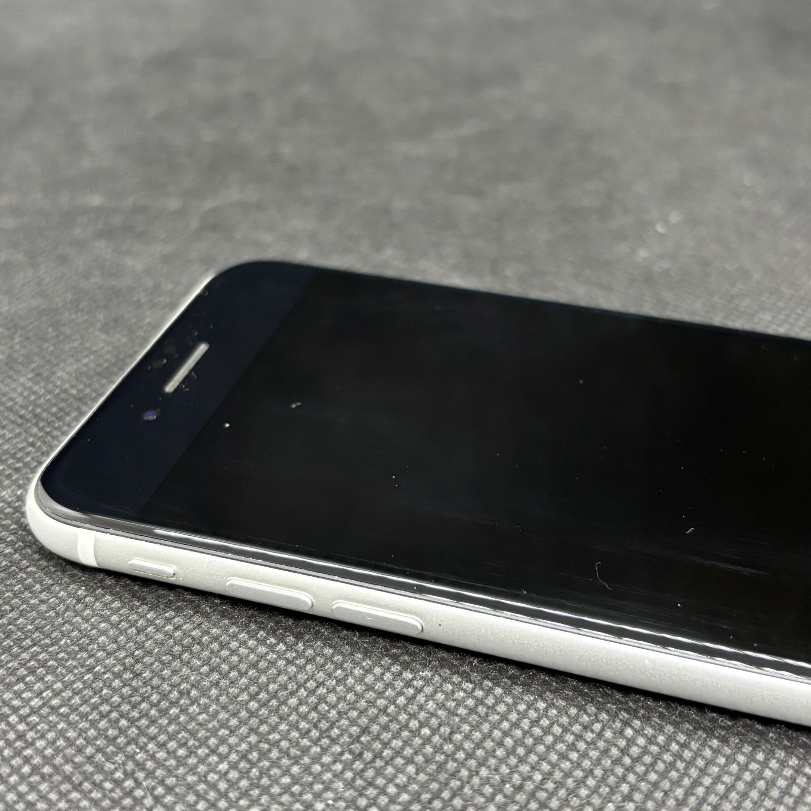 美品【SIMフリー】iPhone SE 第2世代 64GB ホワイト A2296 バッテリー