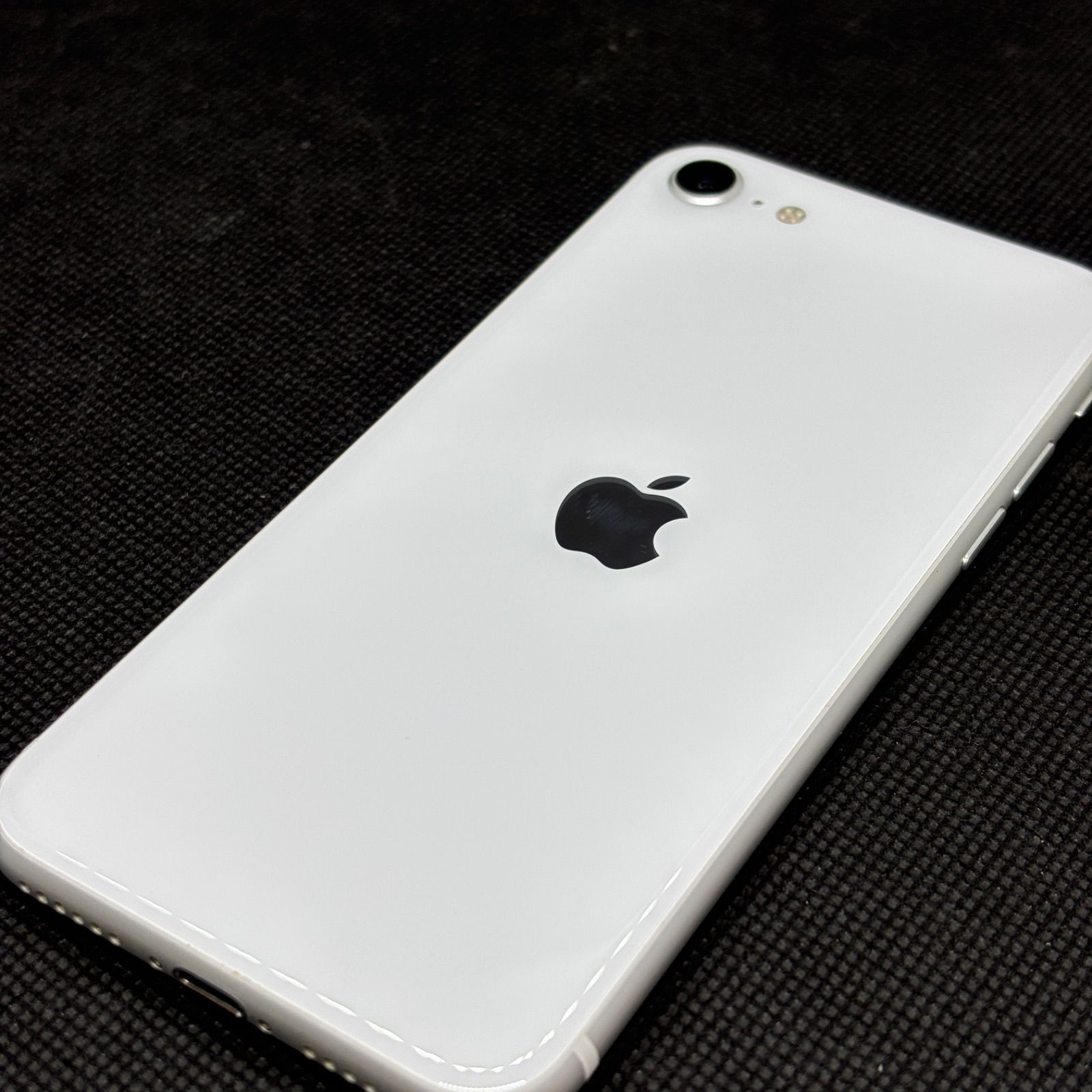 iPhone SE 第2世代 64GB ホワイト　動作良好 バッテリー78% 美品【SIMフリー】iPhone SE 第2世代 64GB ホワイト A2296 バッテリー