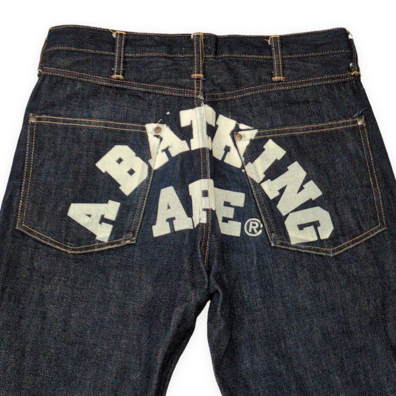 A BATHING APE アベイシングエイプ バックプリントデニムパンツ