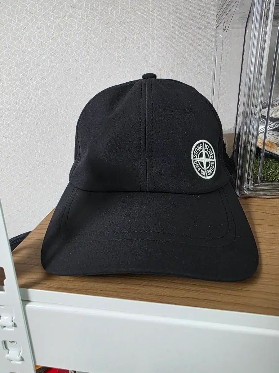 STONE ISLAND ストーンアイランド ブラック ソフトシェル ベースボールキャップ XL