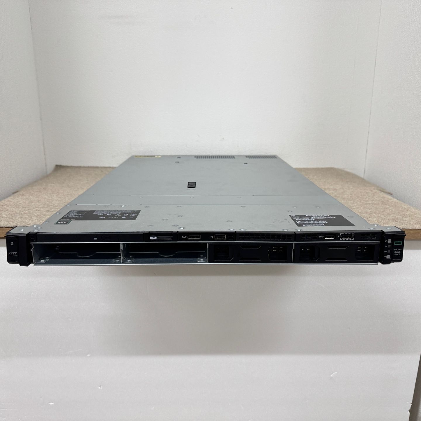 最新世代 HPE ProLiant DL325 Gen11 LFF 4Bay 1基x ヒートシンク 1x 500W 本体のみ [SV277]