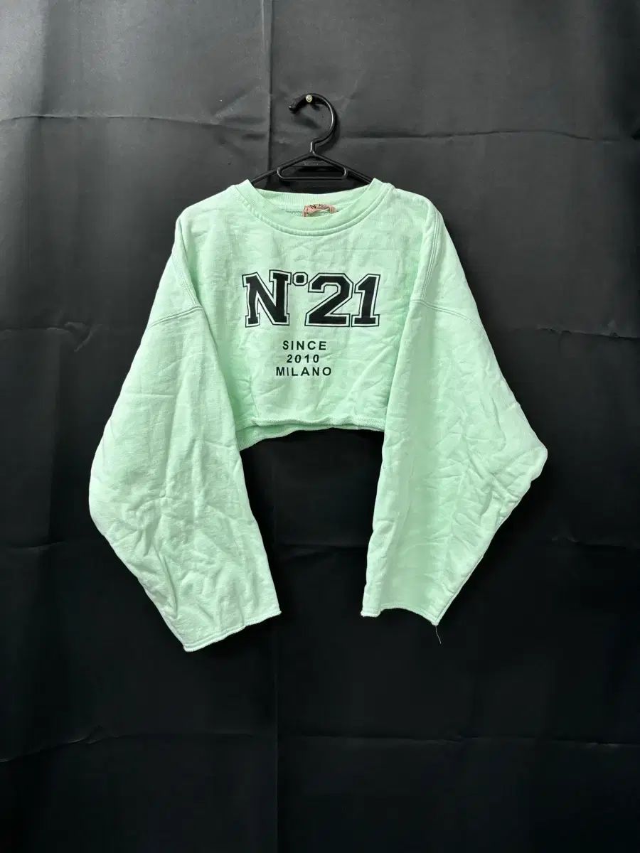 N21 トレーニングスウェットセットアップ