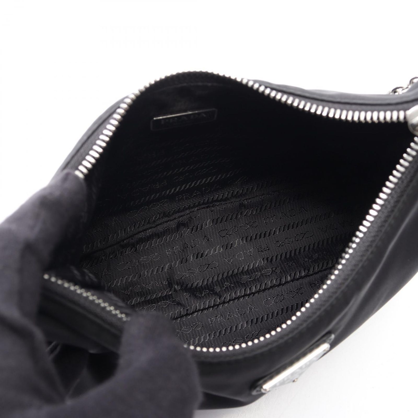 プラダ PRADA Re-Edition 2005 ショルダーバッグ バッグ ナイロン レザー レディース ブラック系 1BH204 【中古】 PRADA - プラダ PRADA Re-Edition 2005 ショルダーバッグ バッグ