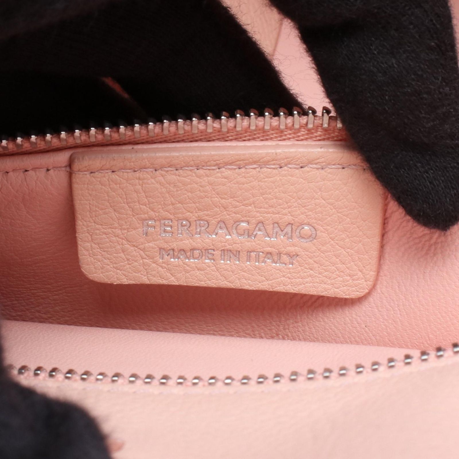サルヴァトーレフェラガモ Salvatore Ferragamo ハンドバッグ HUG ハグ 