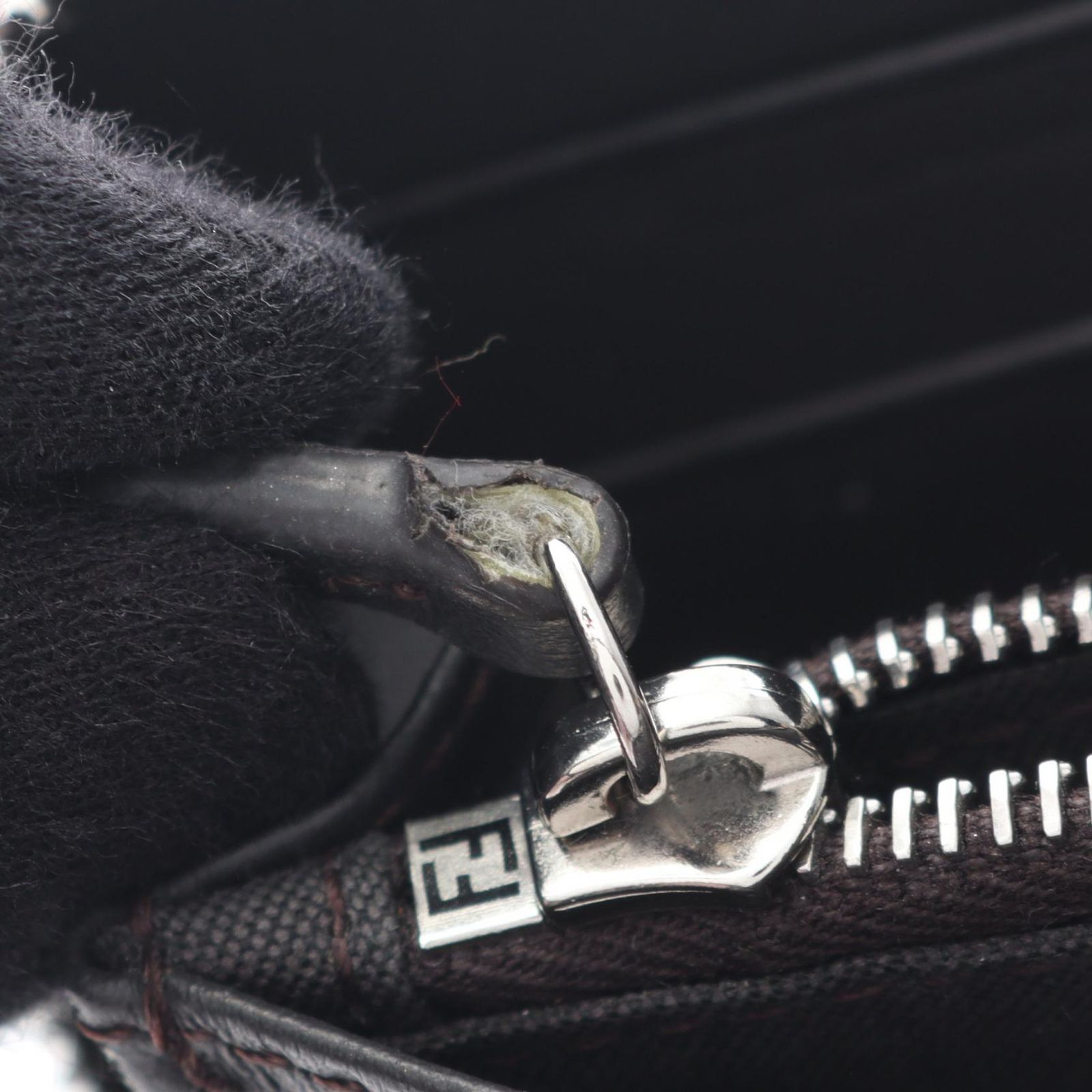 フェンディ FENDI ラウンド長財布 ズッカ 7M0210 ブラウン レザー 