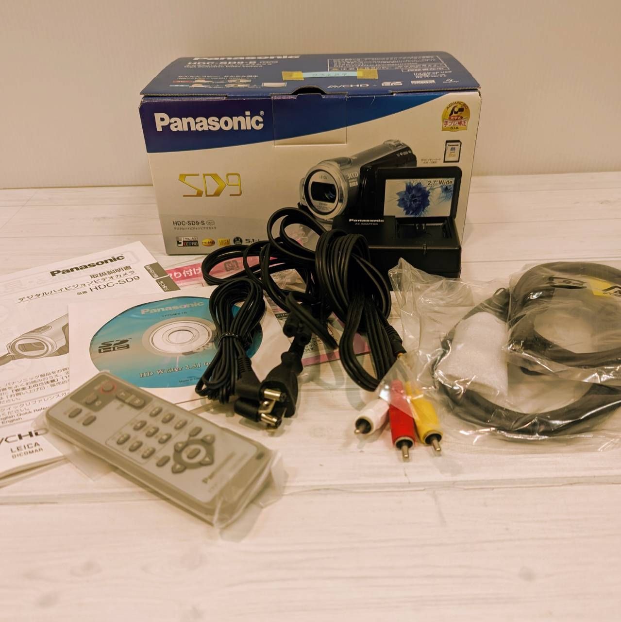 塩】Panasonic 軽量小型ハンディカム デジタルハイビジョンビデオ