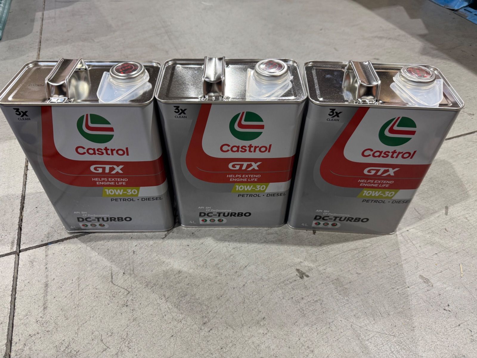 凹み缶3個セット】カストロールGTX DCターボ 10W30 4L×3缶 - メルカリ