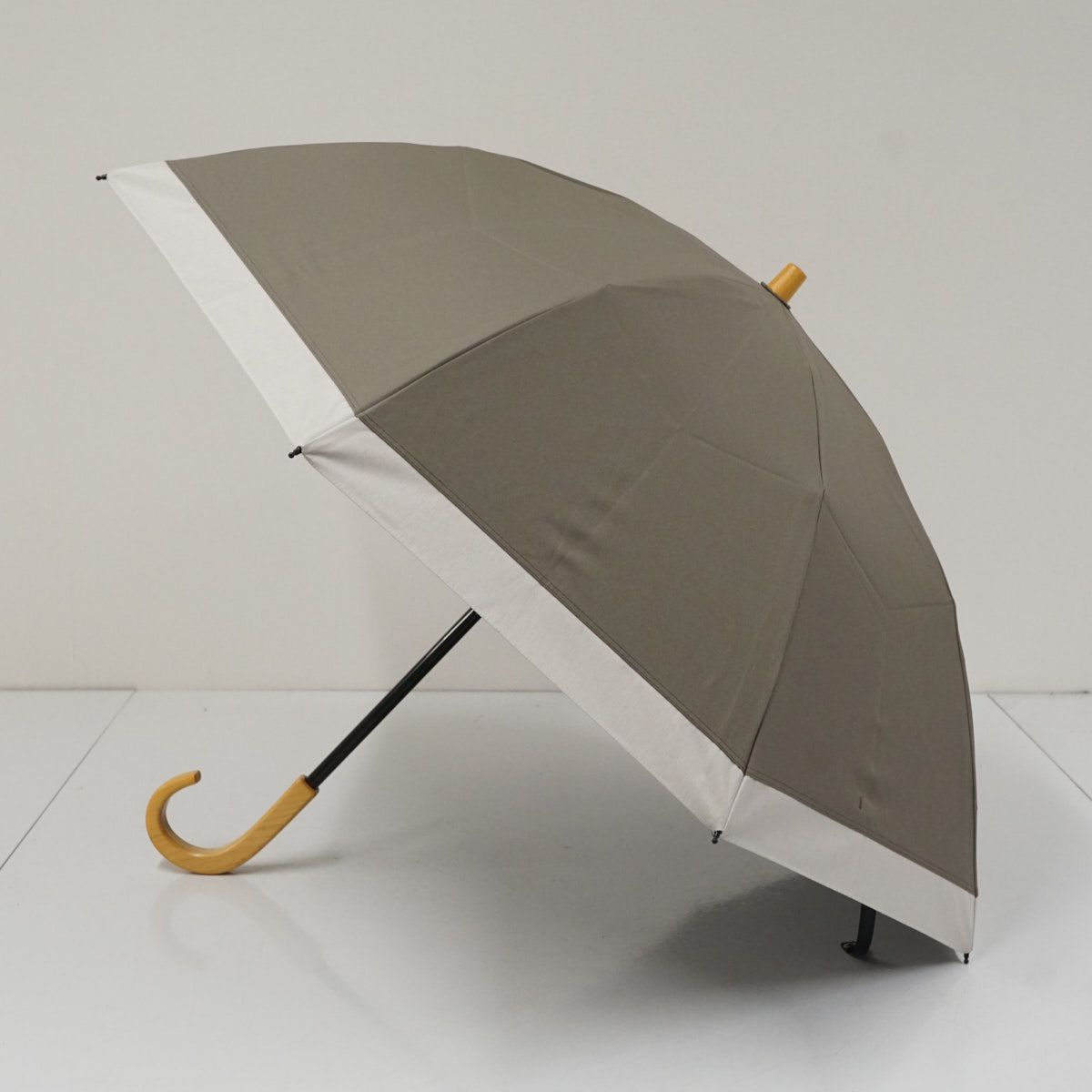 サンバリア100 完全遮光折日傘 USED美品 晴雨兼用 2段折 コンビ