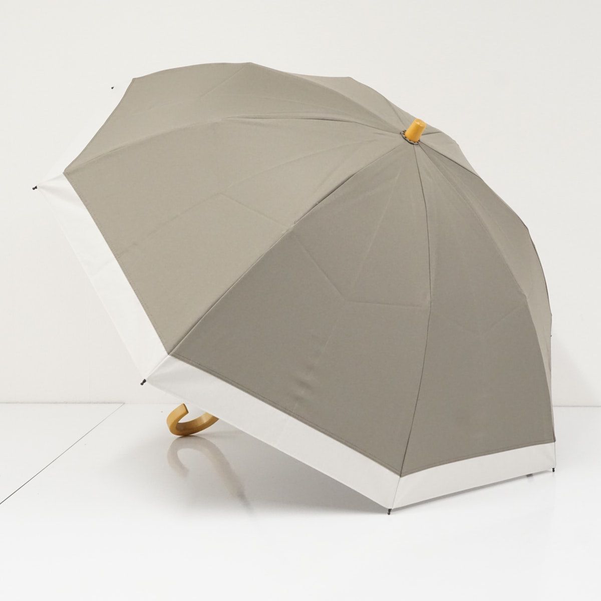 サンバリア100 完全遮光折日傘 USED美品 晴雨兼用 2段折 コンビ